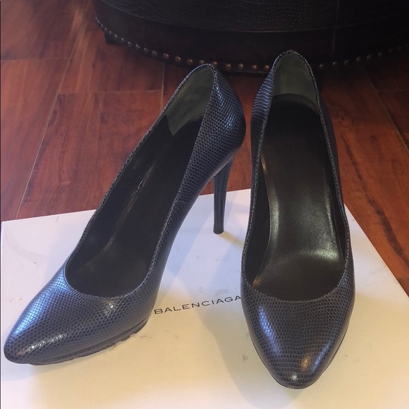 Balenciaga navy lizard skin pump heels sz 37 37.5 - Picture 1 of 4